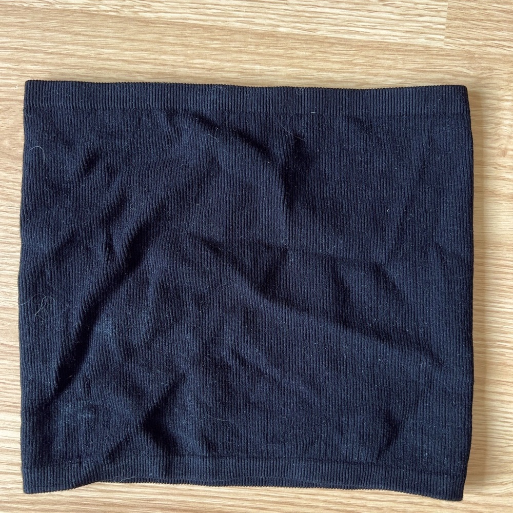 Chic Black Tube Top with Seamless Design